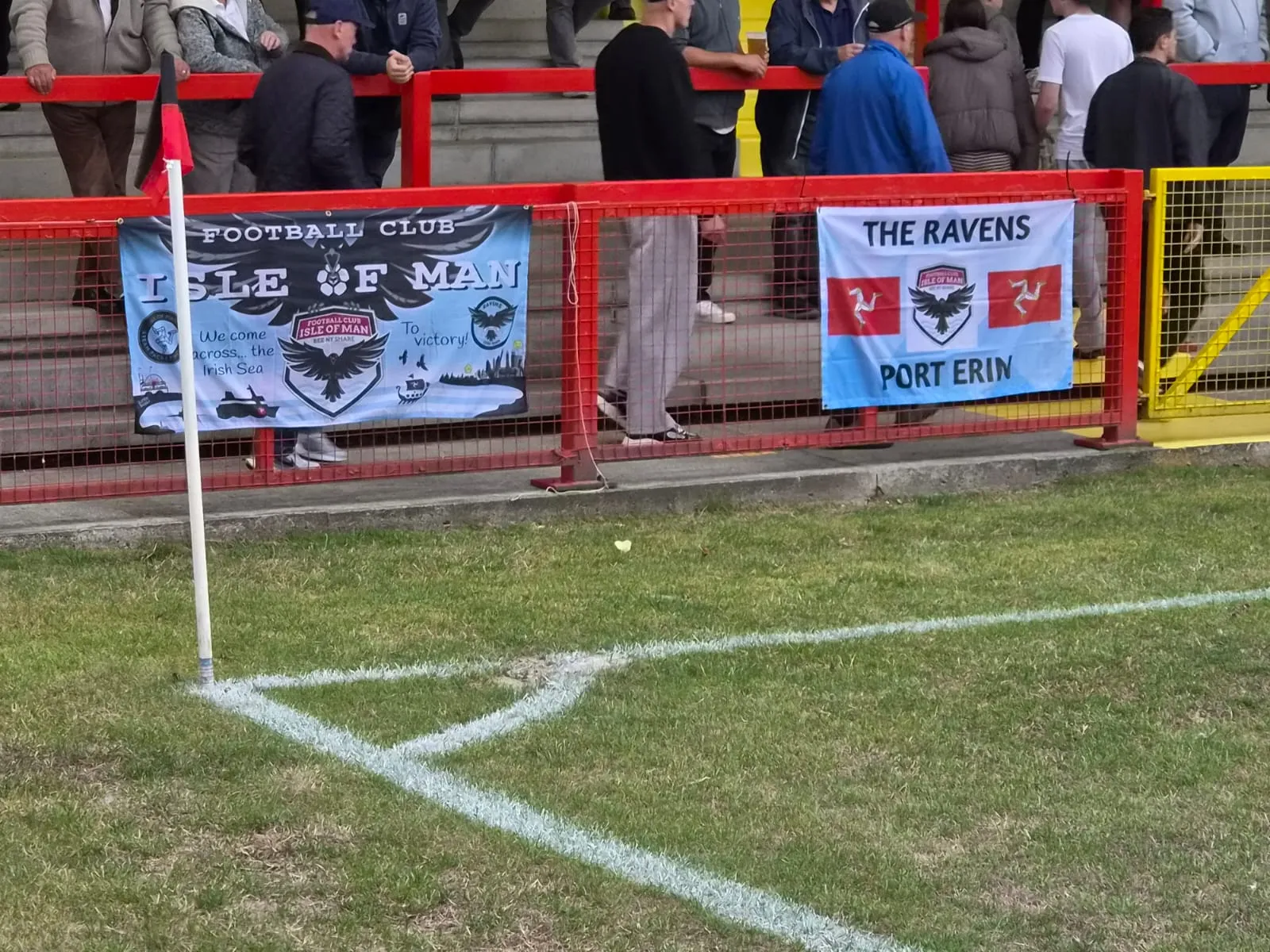 Ravens go top after draw at Droylsden